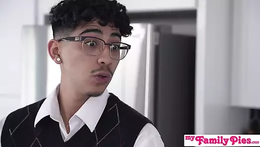 Demi hawks ilk kez sikilmek istiyor, "sadece beni becermelisin bence" - s28:e5