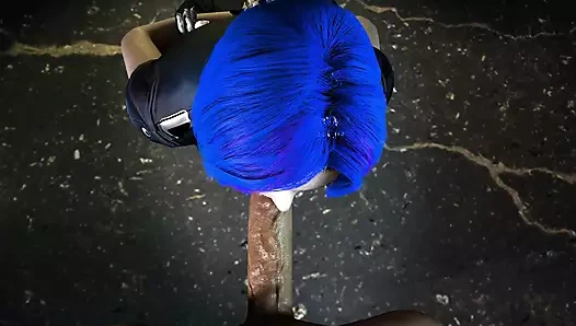 3 boyutlu mavi saçlı kostümlü model büyük yarakla ayakla seks yapıyor