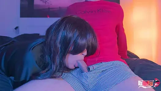 Üvey oğlum ağzımdan derin becerdin, numara yaptığımı biliyordu ve sikini boğazıma soktu