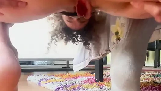 Aman tanrım, yanlışlıkla her yere fışkırtdım ve kirli çoraplarımla temizlemek zorunda kaldım