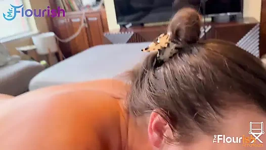 Orta yaşlı seksi kadın ricca queen ve mrf çift açı özelliği