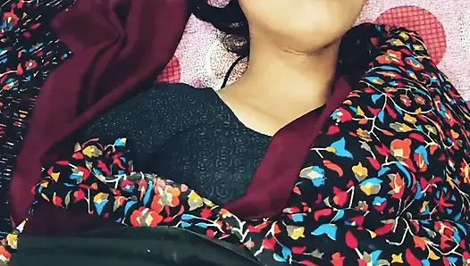 25 yaşındaki ateşli desi kız arkadaşı amını sikiyor