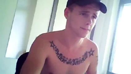 Tüm çok sıcak züppe onun sıcak vücut ve büyük horoz gösterir