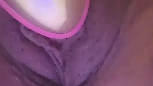 Bu güzel amcığı mastürbasyon yapıyor