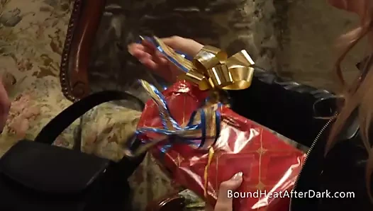 kabarcık popo lezbiyen köleler alma strapon olarak hediye