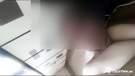 Hintli anu teyze ateşli göğüs dekoltesi gösterisi