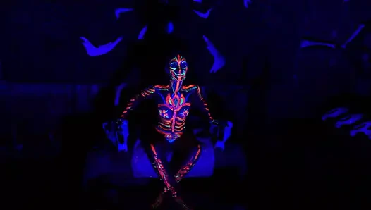 Mutlu cadılar bayramı - floresan vücut resmi