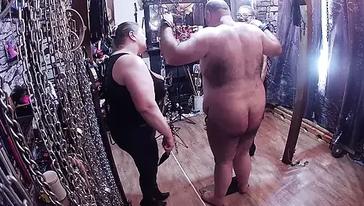 Bölüm 2:- domina satana blackberrymilf ile cbt kıskaçlı booboo cezalandırıyor