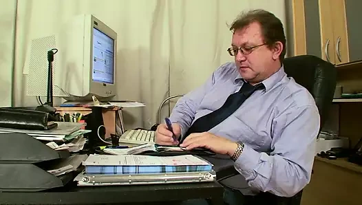 Ofiste harika bir Alman gösterisi