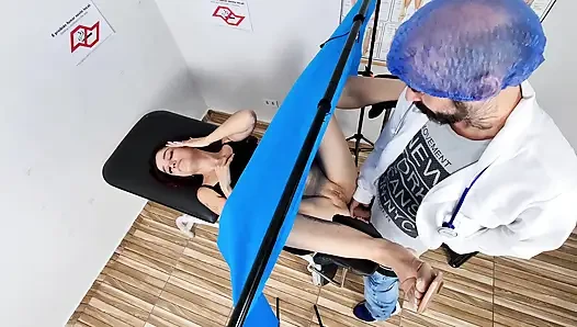 Fake gynecologist couldn't resist and lost his reason seeing open pussy!