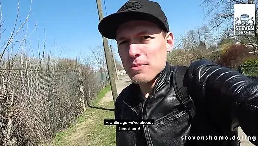 Lullu Gun açık havada sikiliyor ve dölle besleniyor!