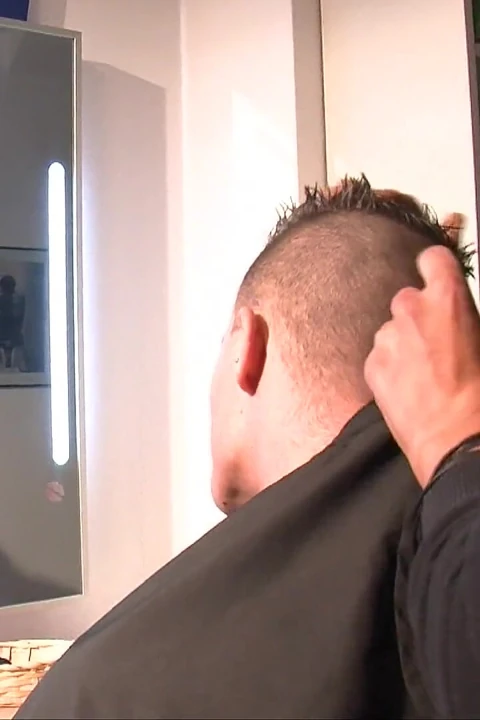 Salon gırtlağına kadar aldıktan sonra ağzı açık amcığın içine boşalıyor
