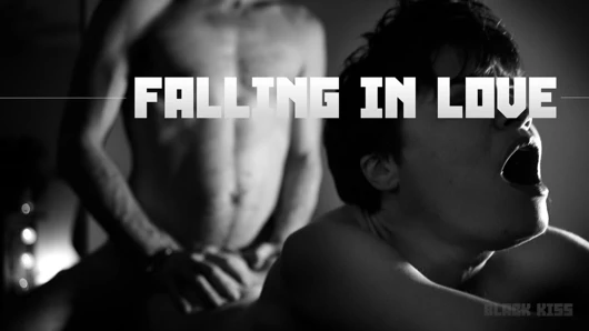 İki aşık birbirleriyle edepsizce konuşuyor