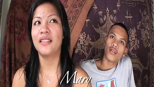 Büyük götlü Asyalı amını siktiriyor