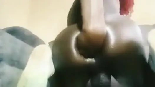 Femboylar boşalmak için kendini sikiyor