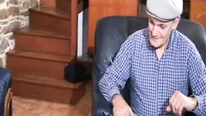 Fransız sürtük a41 bebek hizmetçi yaşlı adam üçlü