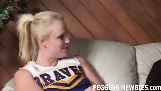 Benim plastik horoz düz senin bakire kıçına gidiyor