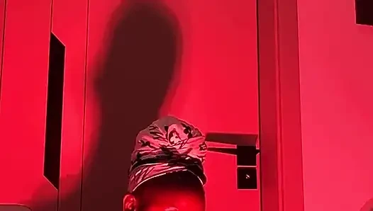 Uzun dildo kremsi zenci amcığının derinliklerine gidiyor