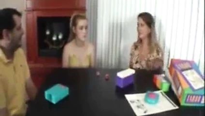 Duvar kızının oynamasına izin verildi!