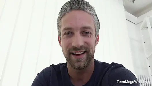 Oyuncu seçmelerinde memeli kızıl saçlı ile akıllara durgunluk veren sikiş