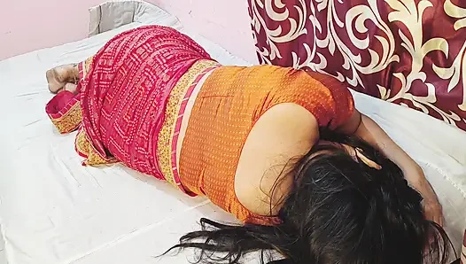hot bhabhi ko leta dekh saree utar kar choda