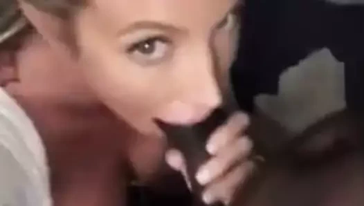 Busty sarışın selfie bbc oral seks
