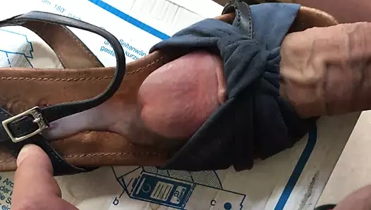 Wieder die Sandalettenfotzen meiner Kollegin durchgefickt ..