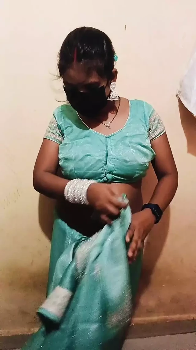 Hintli desi yenge sari sikiş videosu, çıplak video, bekar kız desi sikiş videosu