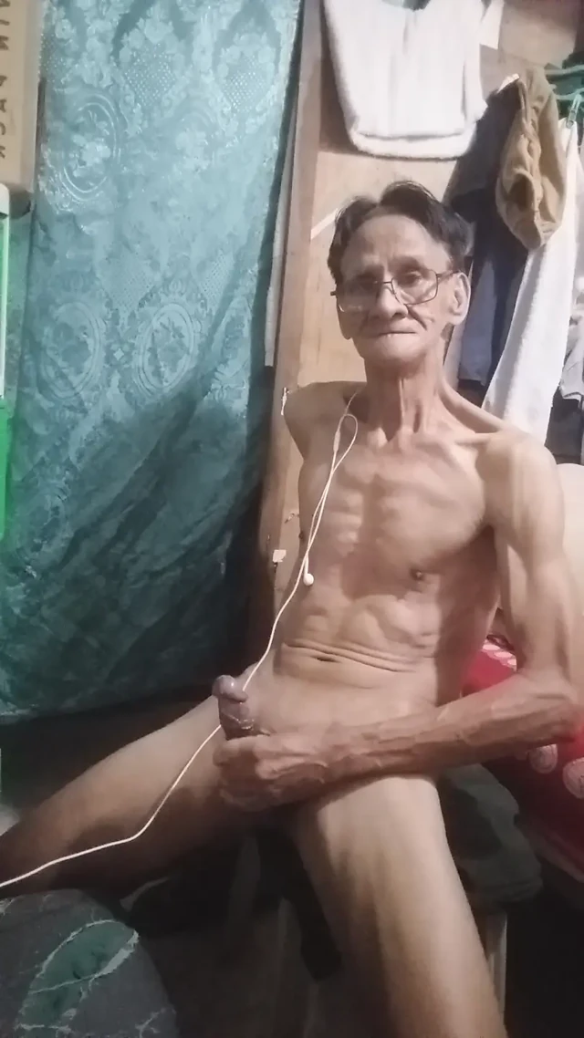 Porno film izlerken kendini tatmin etme