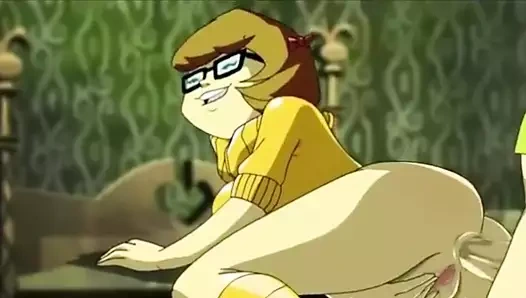 Azgın Velma Shaggy'ye sakso çekiyor - çizgi film parodi