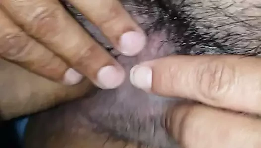 iki oyuncağımla oynuyorum