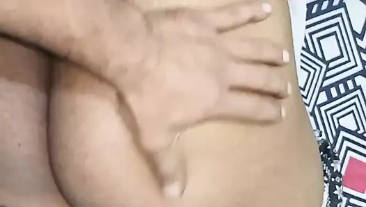 Gerçek üvey kız kardeşin gand pe oil laga aur loon chusswaya🥵