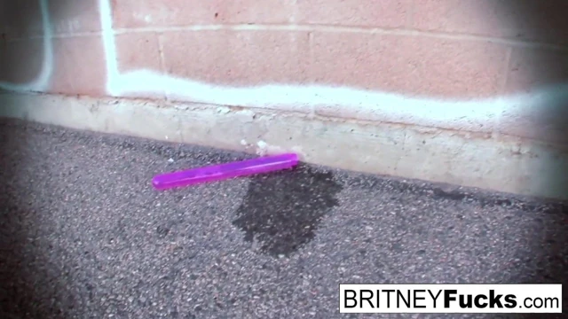 Mor saçlı kedi yiyen britney marie'nin kızıl saçlı tadı