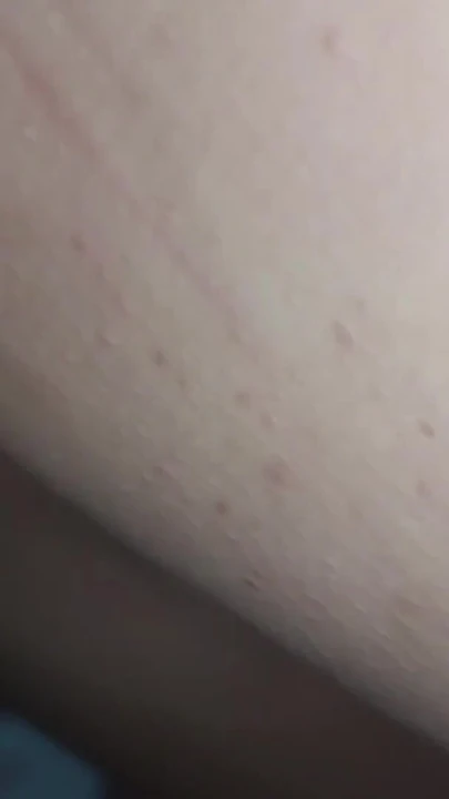 Kocam onu patrona zam için sıkı ve sulu amcık veriyor ve bana bu videoyu gönderdi | Klip 1