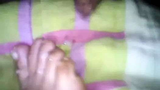 leche en pies de mi mujer durmiendo 7