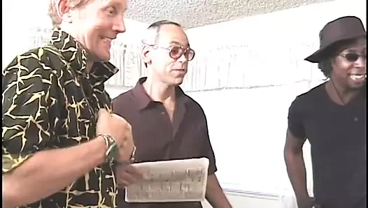 Siyah sürtük bu ağır grup sekste gidecek kadar ete sahip