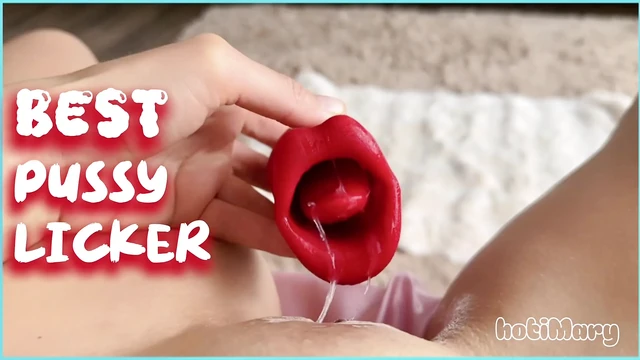 О МОЙ БОГ!! ЭТА ИГРУШКА ДЛЯ ЛИЗАНИЯ КИСКИ ПОЕДАЕТ МОЮ МОКРУЮ ВОЗБУЖДЕННУЮ КИСКУ