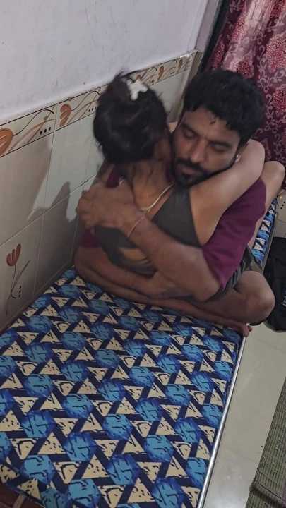 Hintli desi aşk evli çiftler sert seks yapıyor | Klip 1