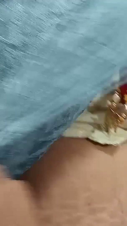 Tamil bhabhi Devar'ından yardım isterken o sikini yalamasını istedi, sonunda yaladım ve ağzıma boşaldı | Clip 1