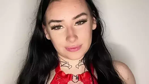 Büyük memeli İngiliz genç kız edepsizce konuşarak sana hükmediyor