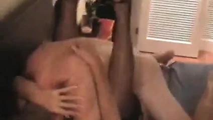 Genç erkek avcısı ve av v