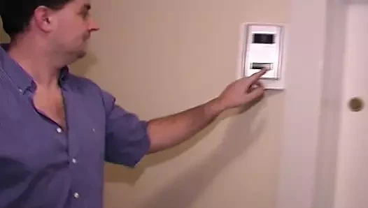 Sarı saçlı ince alman bayan gets ona şaşırtıcı göt kapalı ile boşalmak