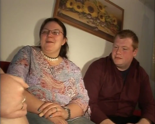 Ateşli şişman Alman ev hanımı ve harika simones hausbesuche ile eş değiştirme sikişi