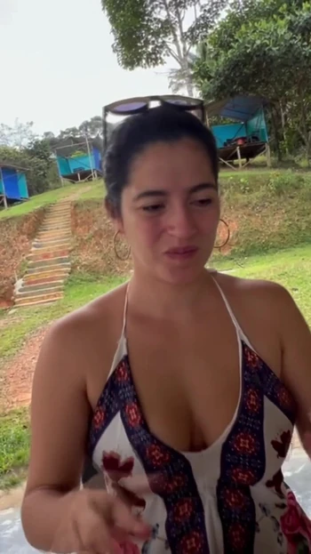 Я пригласил Тин, но она подумала, что я такой, и я трахнул ее