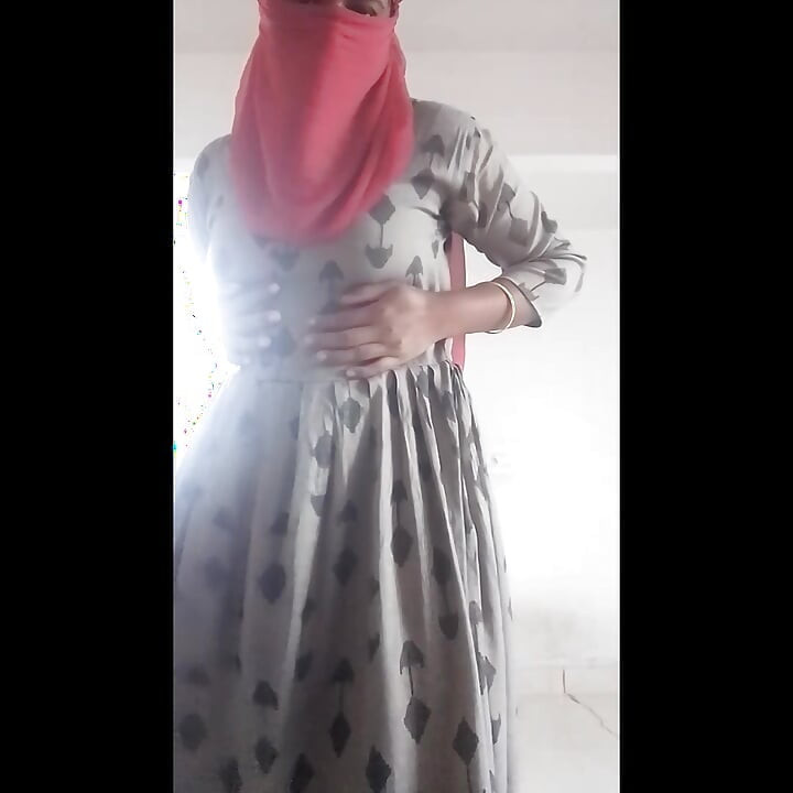 Tamil evli kadın Swetha ateşli bir çıplak şov yapıyor