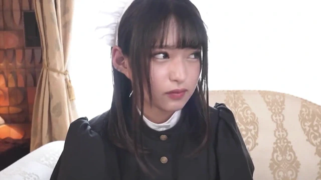 135cm 18 yaşında, ilk kez cosplay denemekte zorlanıyor İlk fotoğraf çekiminde bir yetişkin tarafından görülürken mastürbasyon konusunda meydan okudu