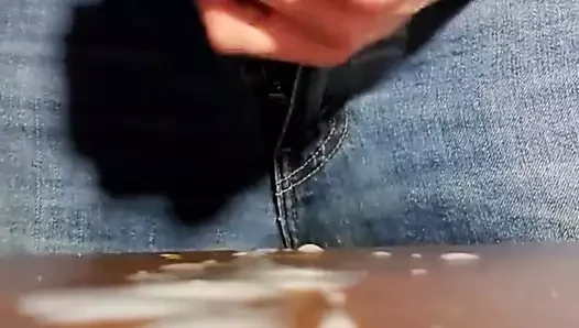 Kıllı büyük çük damızlık pompalar bir büyük yük üzerinde the masa