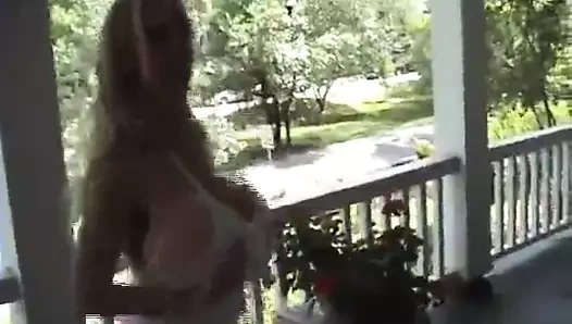 Alena kar: zıplayan trambolin