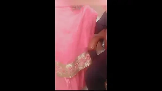 Güzel Evli Kadının Kız Kardeşi Anal Sikişiyor