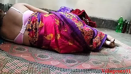 Yerel eş, mobil kullanarak onu kedi paylaşmak (resmi video by villageex91)